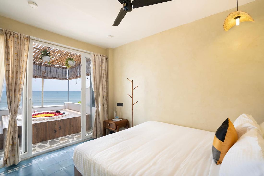 Bedroom sea view